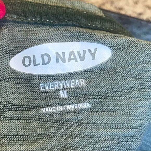 Old Navy Camouflage Tank Top Green Size Medium - Picture 7 of 12